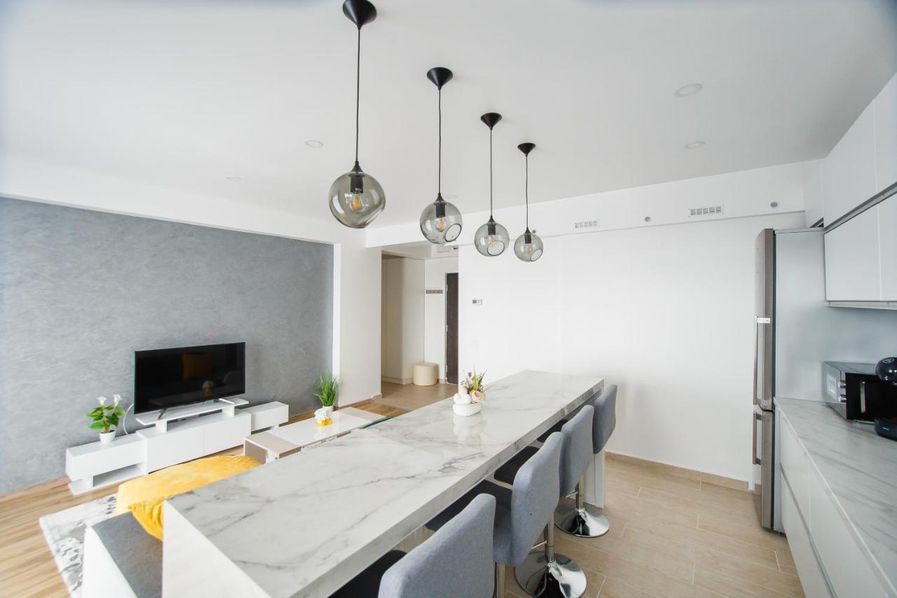 Elegant & Spacious - Central Apartment 拉迪亚 外观 照片