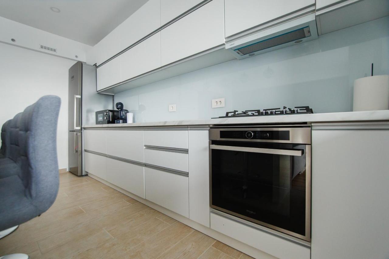 Elegant & Spacious - Central Apartment 拉迪亚 外观 照片